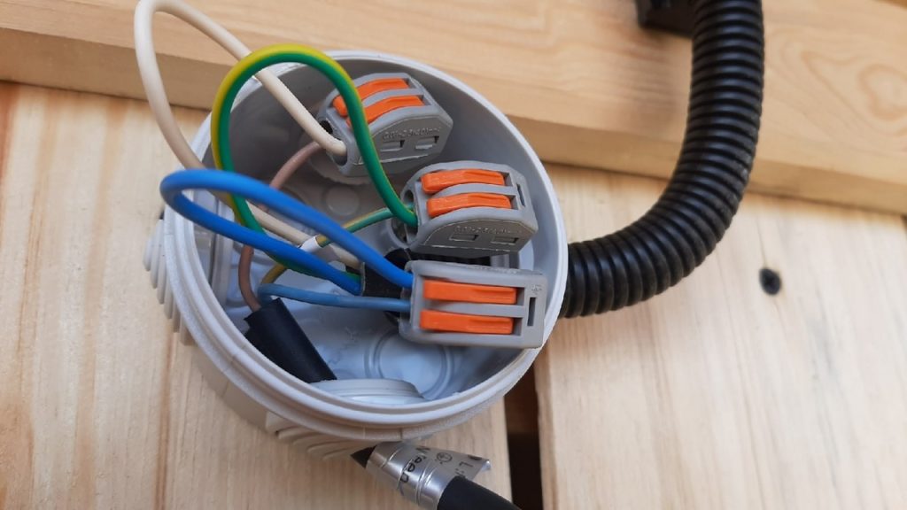 Пружинные зажимы Wago для проводов